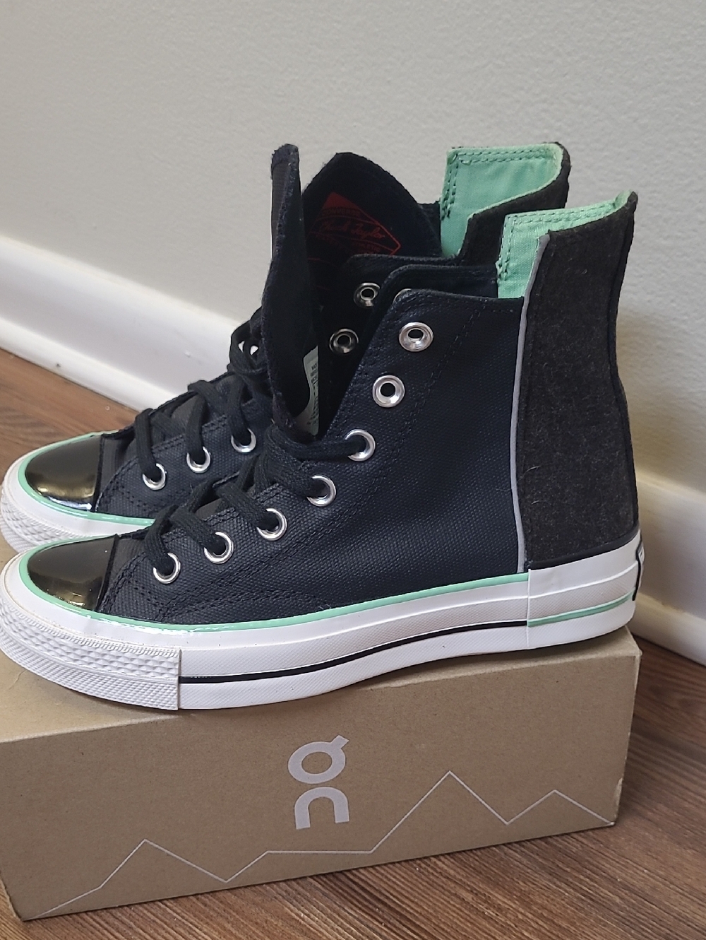 Converse Black Canvas High-Tops with White Details for women size8 new no tag.